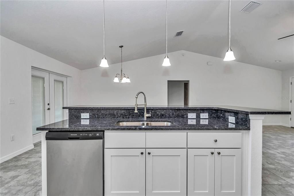 For Sale: $310,000 (3 beds, 2 baths, 1681 Square Feet)