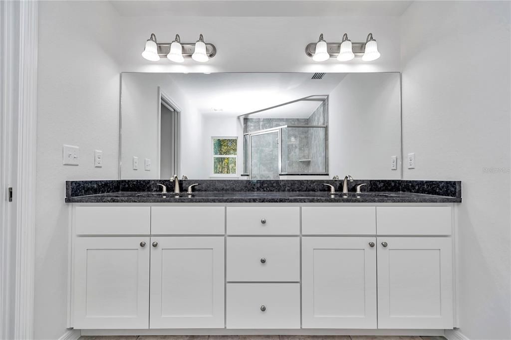 For Sale: $310,000 (3 beds, 2 baths, 1681 Square Feet)