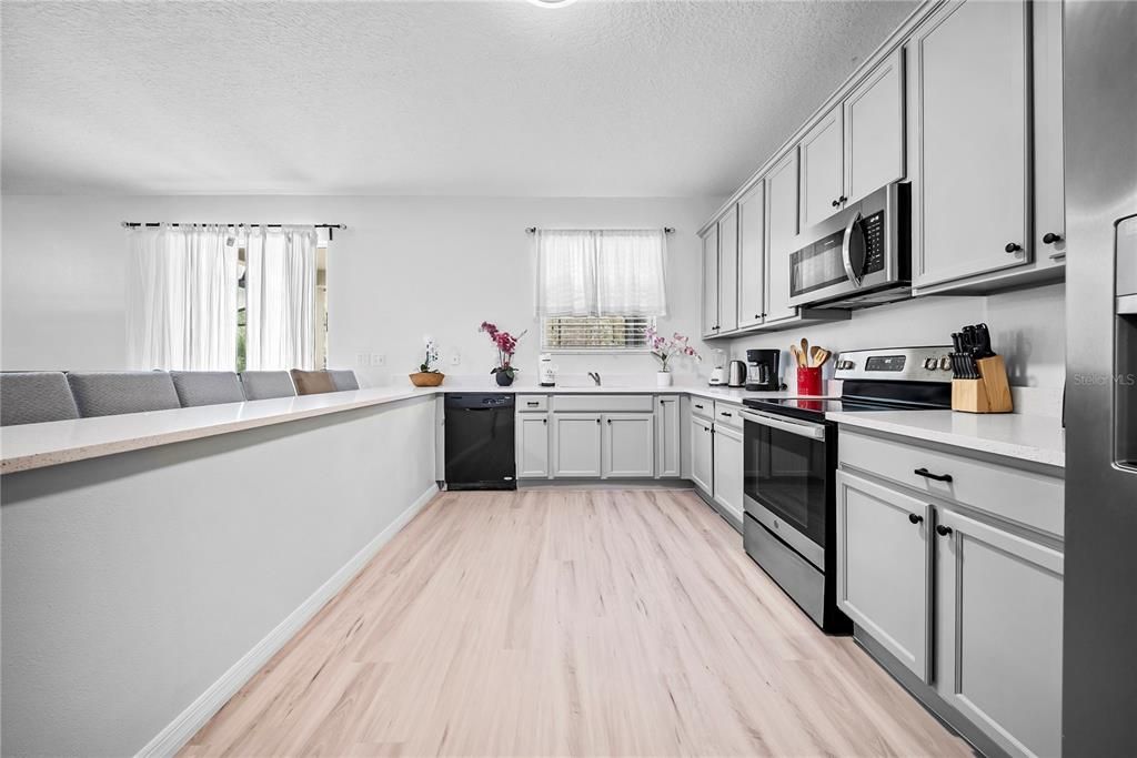 For Sale: $659,900 (8 beds, 5 baths, 3648 Square Feet)