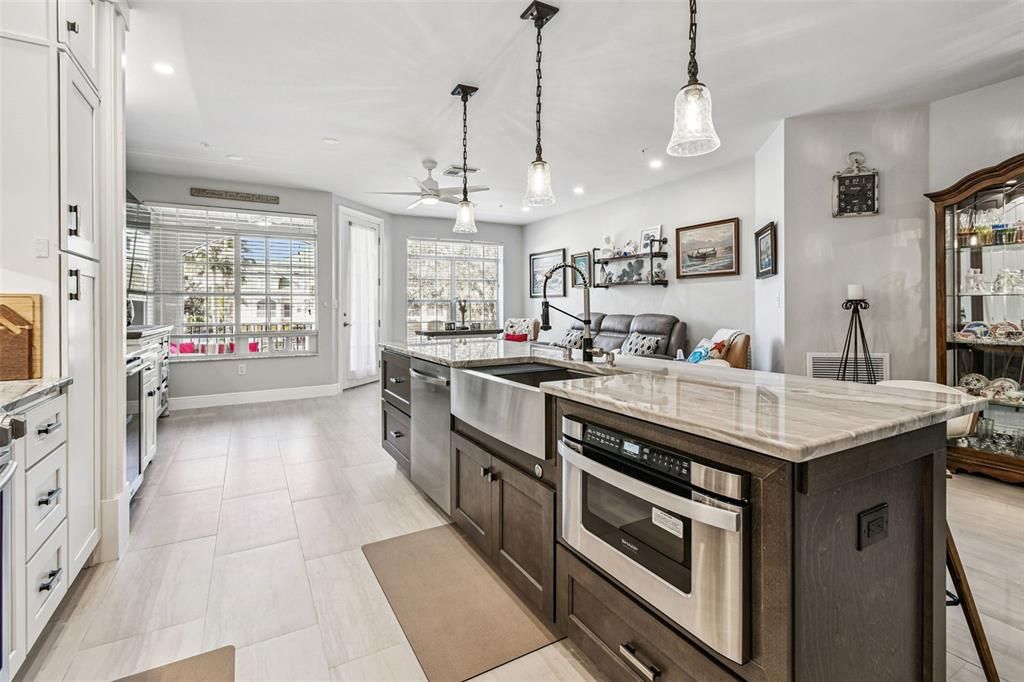 En Venta: $599,990 (4 camas, 4 baños, 3108 Pies cuadrados)