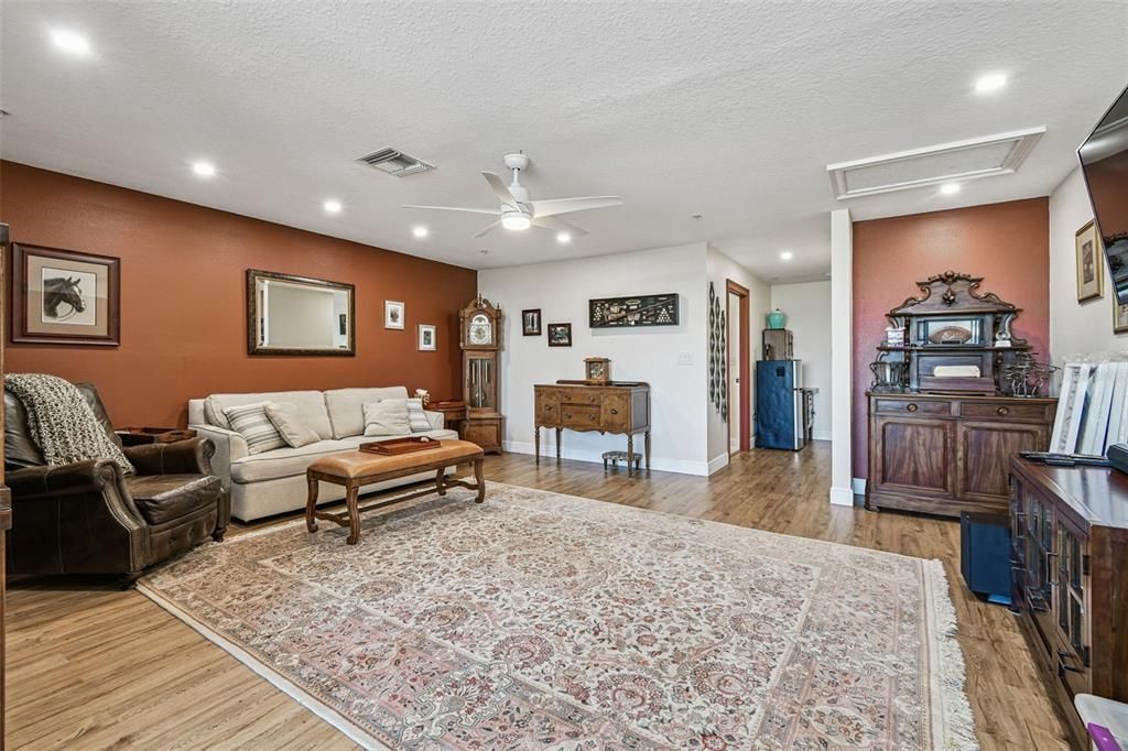 En Venta: $599,990 (4 camas, 4 baños, 3108 Pies cuadrados)