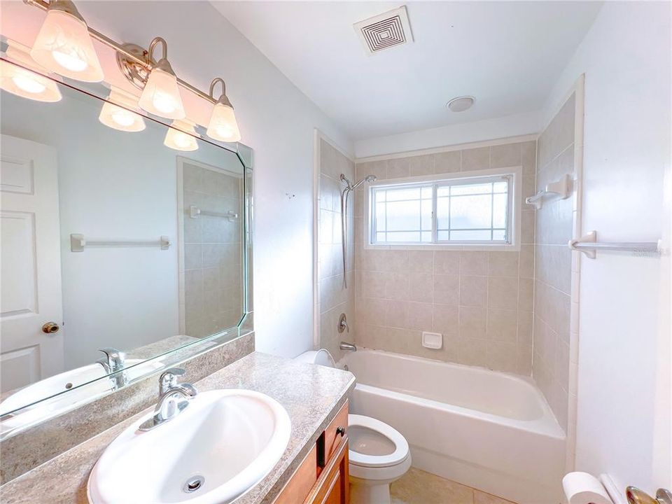 For Rent: $2,200 (3 beds, 2 baths, 1483 Square Feet)