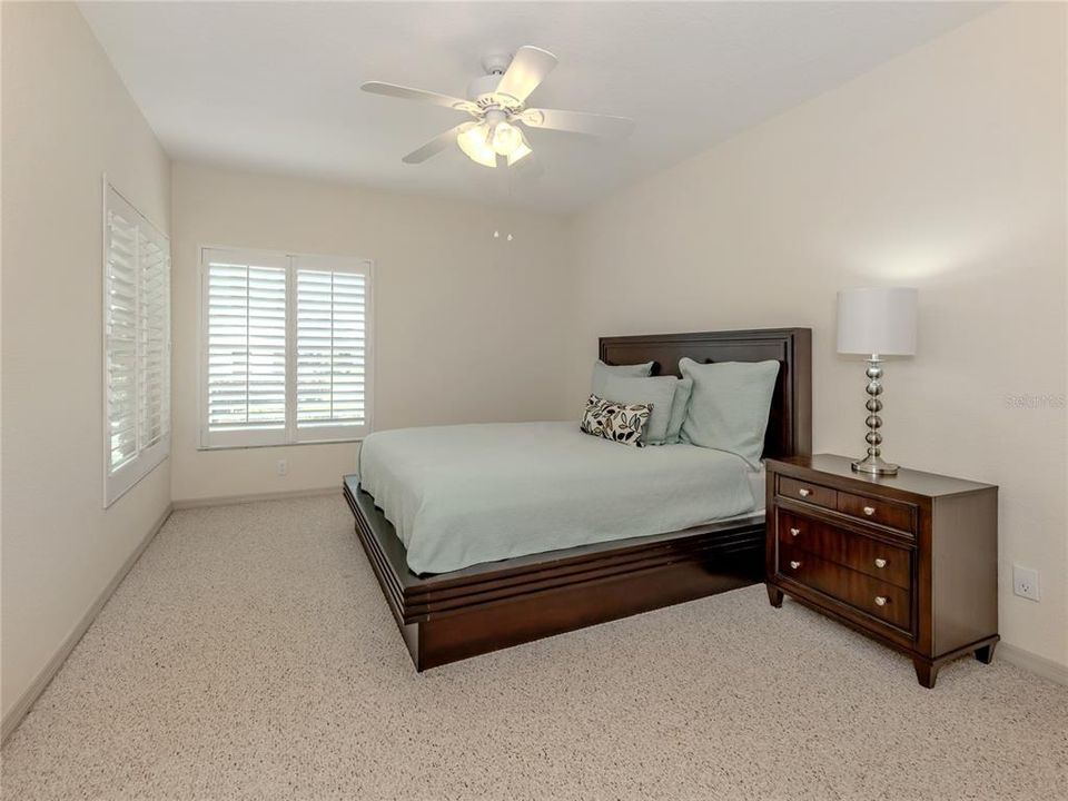 For Sale: $410,000 (3 beds, 2 baths, 1958 Square Feet)