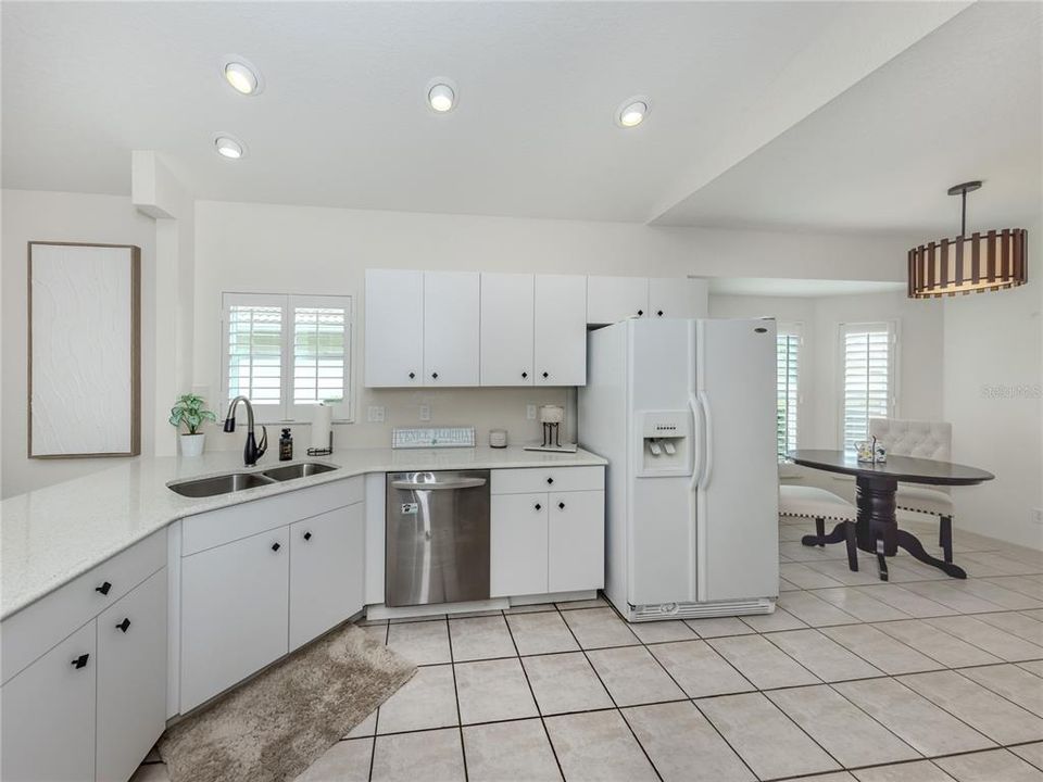For Sale: $410,000 (3 beds, 2 baths, 1958 Square Feet)