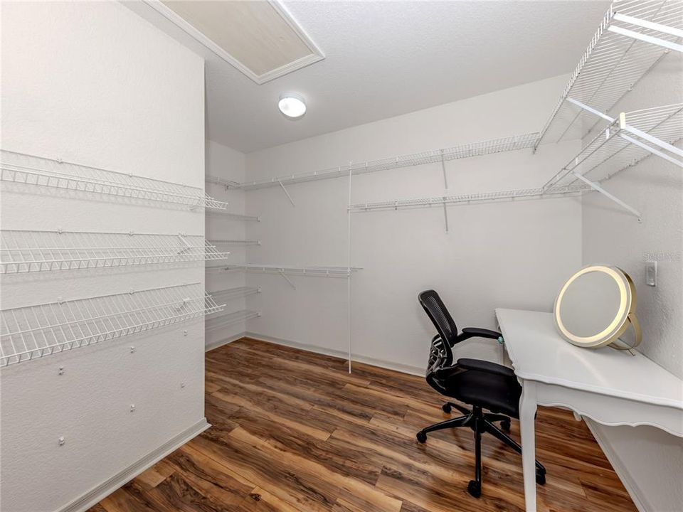 For Sale: $410,000 (3 beds, 2 baths, 1958 Square Feet)