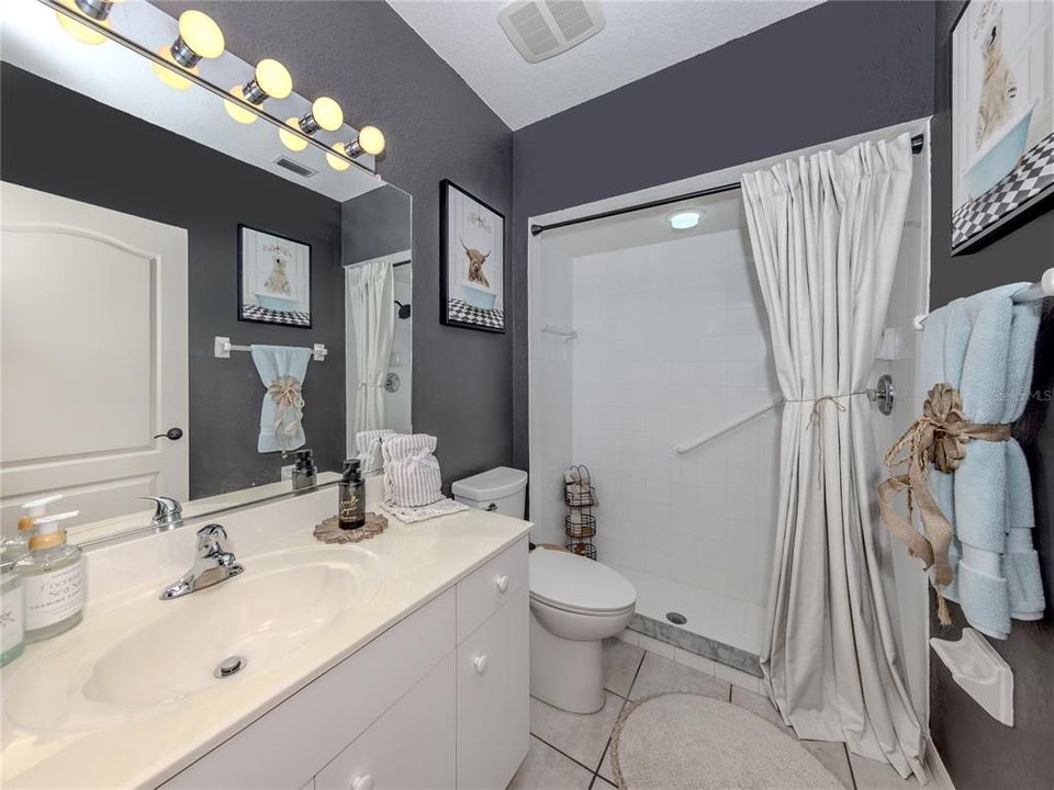 For Sale: $410,000 (3 beds, 2 baths, 1958 Square Feet)