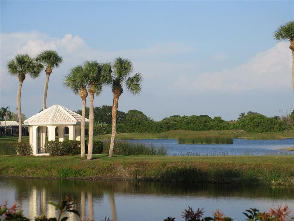 For Sale: $410,000 (3 beds, 2 baths, 1958 Square Feet)