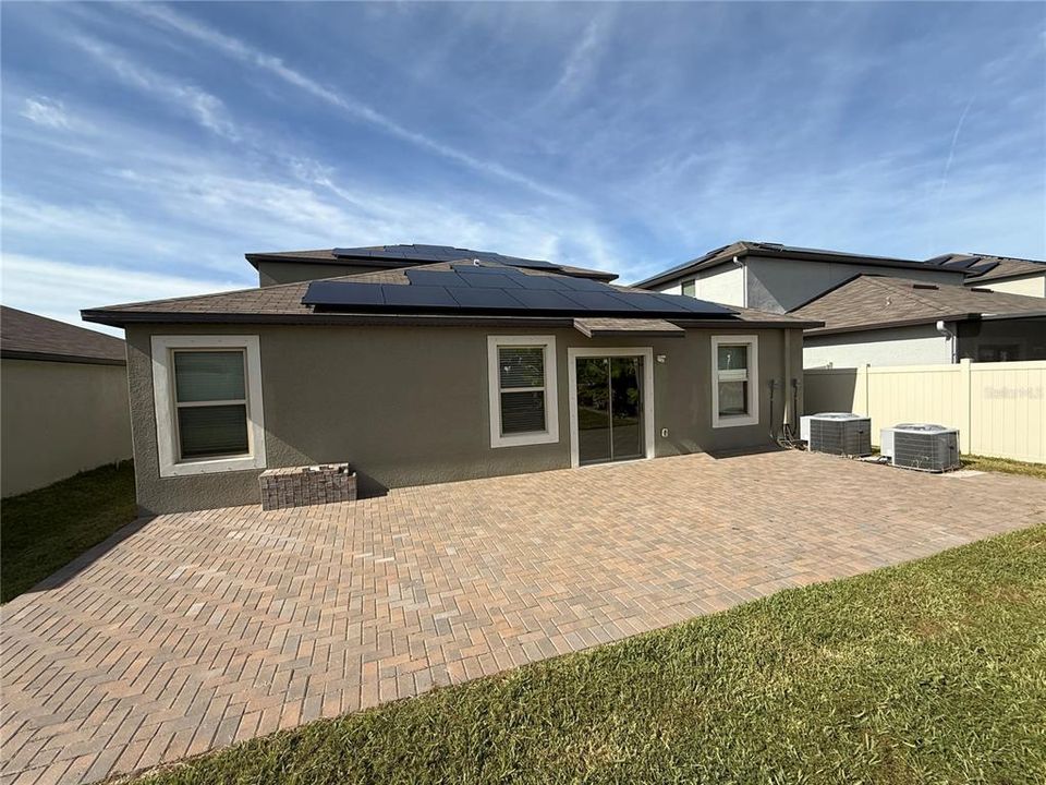 待售: $400,000 (5 贝兹, 2 浴室, 2949 平方英尺)