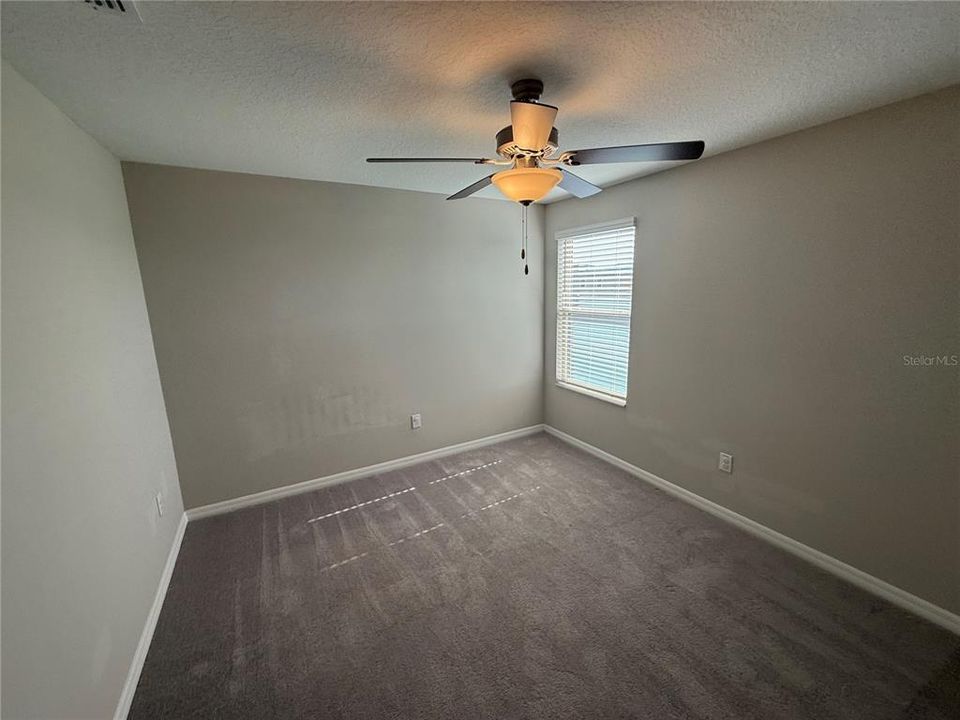 待售: $400,000 (5 贝兹, 2 浴室, 2949 平方英尺)