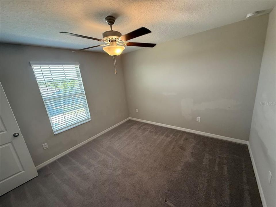 待售: $400,000 (5 贝兹, 2 浴室, 2949 平方英尺)