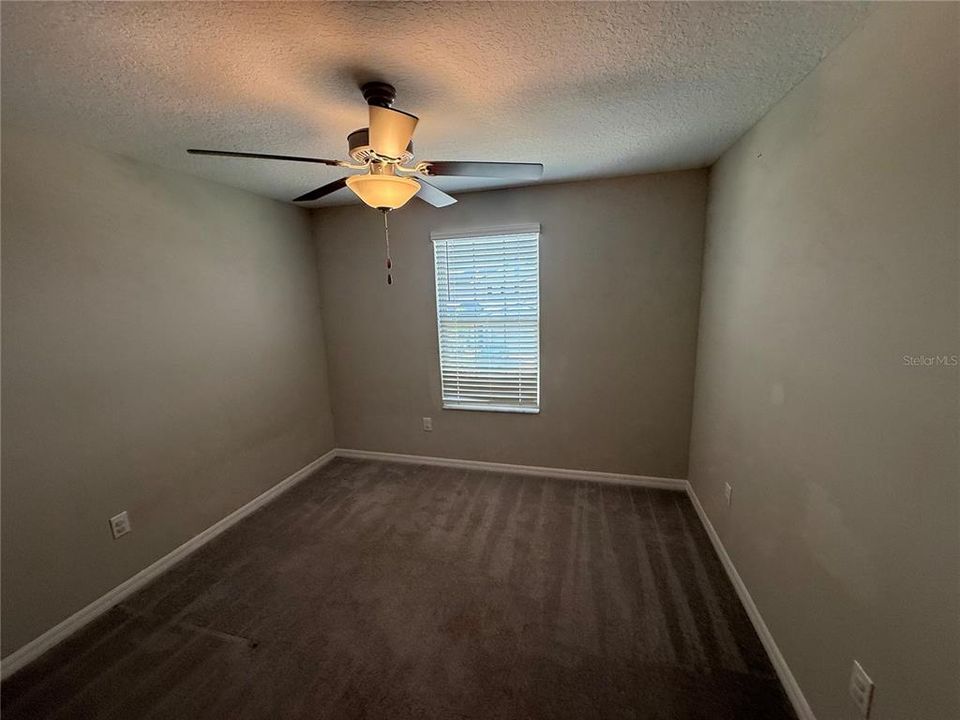 待售: $400,000 (5 贝兹, 2 浴室, 2949 平方英尺)