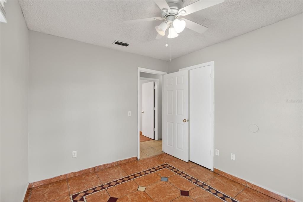 For Sale: $229,900 (3 beds, 2 baths, 1064 Square Feet)