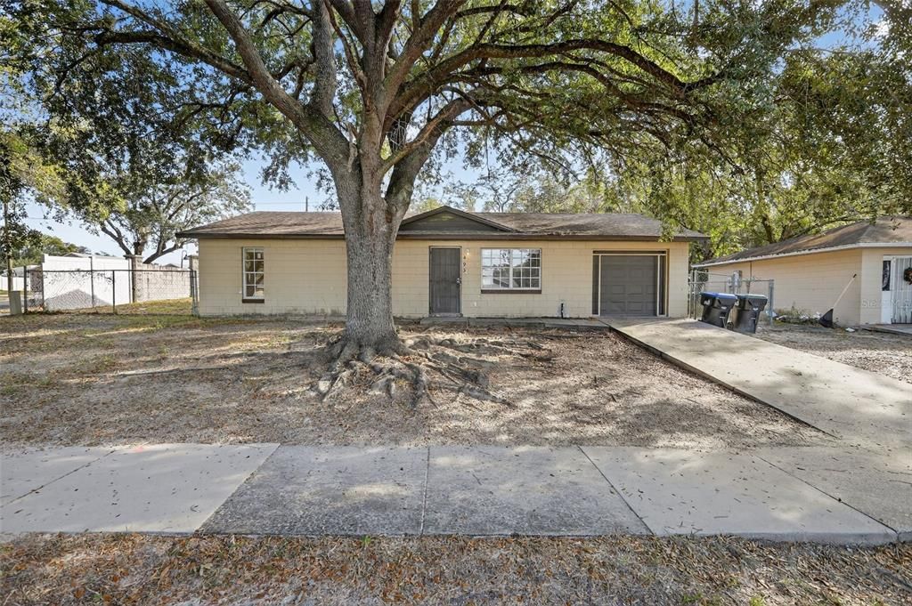 For Sale: $229,900 (3 beds, 2 baths, 1064 Square Feet)