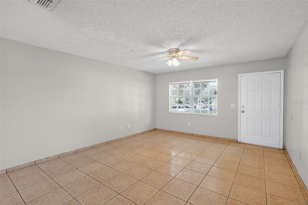 For Sale: $229,900 (3 beds, 2 baths, 1064 Square Feet)