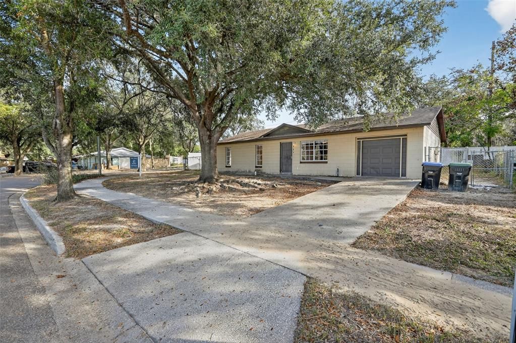 For Sale: $229,900 (3 beds, 2 baths, 1064 Square Feet)