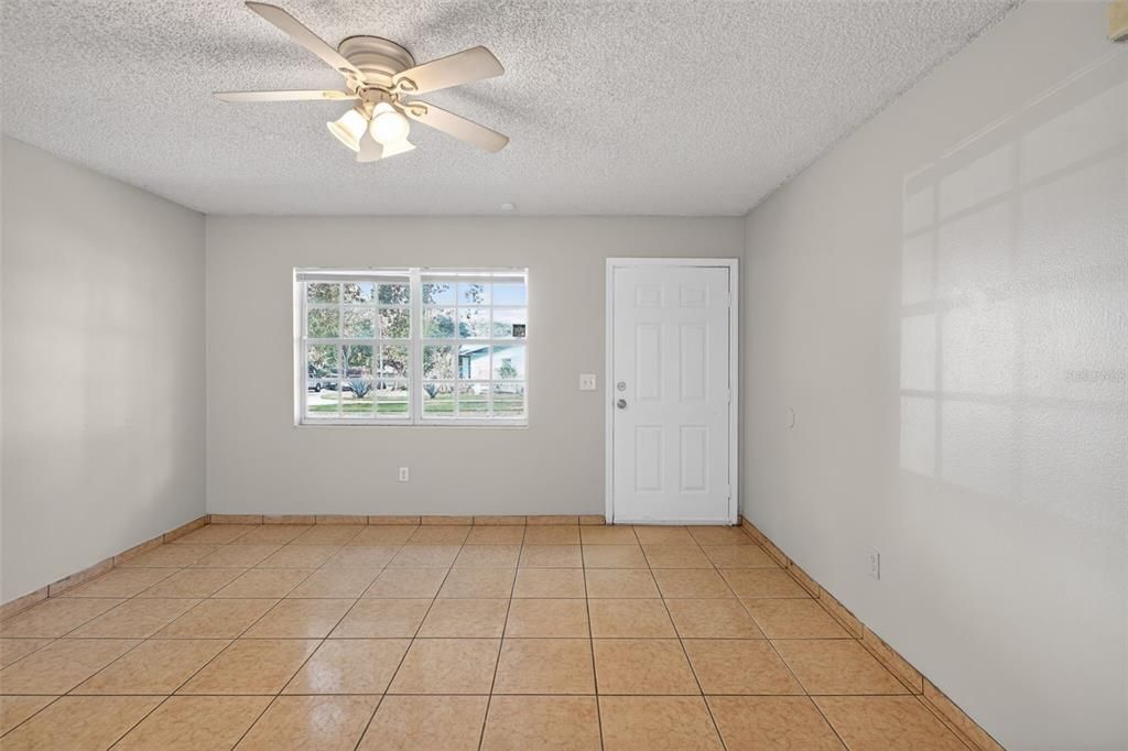 For Sale: $229,900 (3 beds, 2 baths, 1064 Square Feet)
