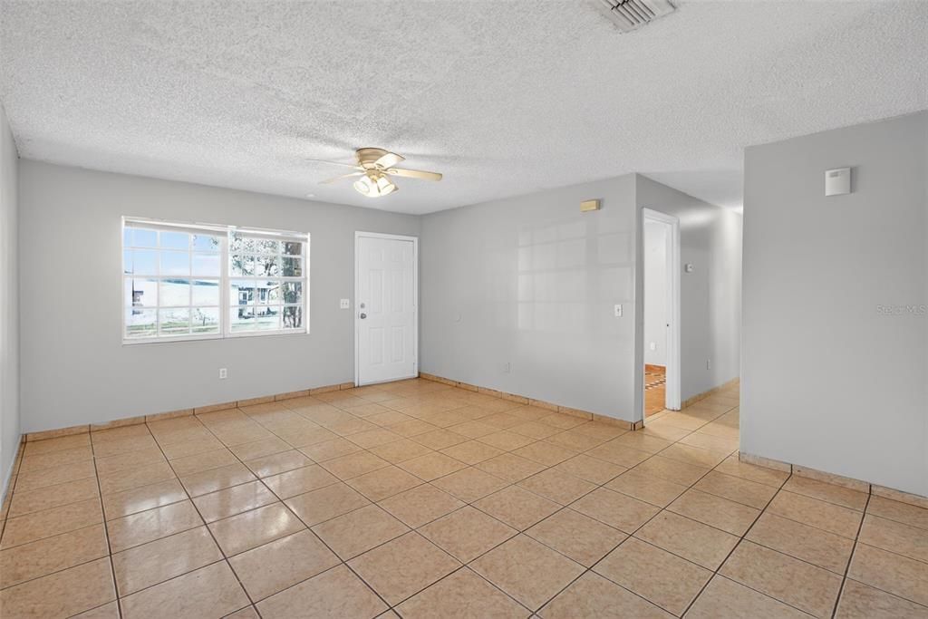 For Sale: $229,900 (3 beds, 2 baths, 1064 Square Feet)