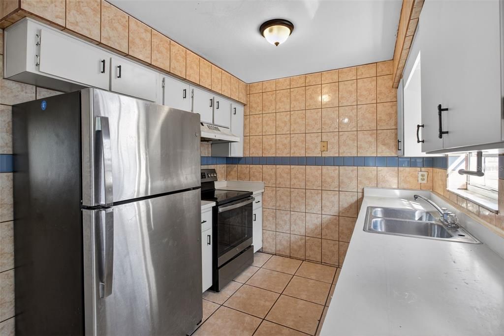 For Sale: $229,900 (3 beds, 2 baths, 1064 Square Feet)