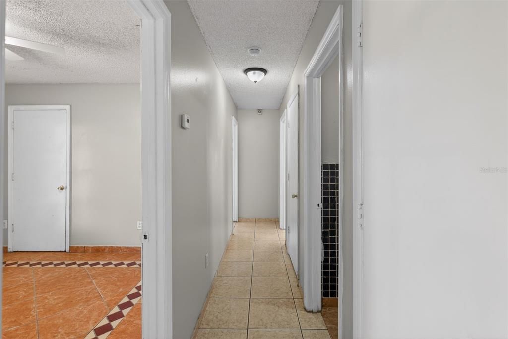 For Sale: $229,900 (3 beds, 2 baths, 1064 Square Feet)