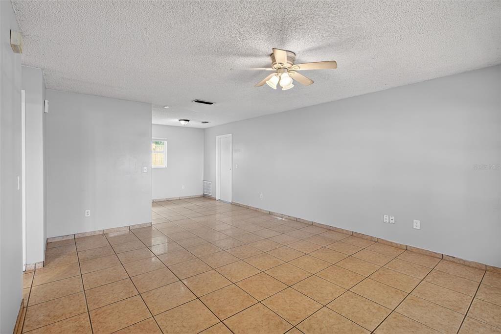 For Sale: $229,900 (3 beds, 2 baths, 1064 Square Feet)