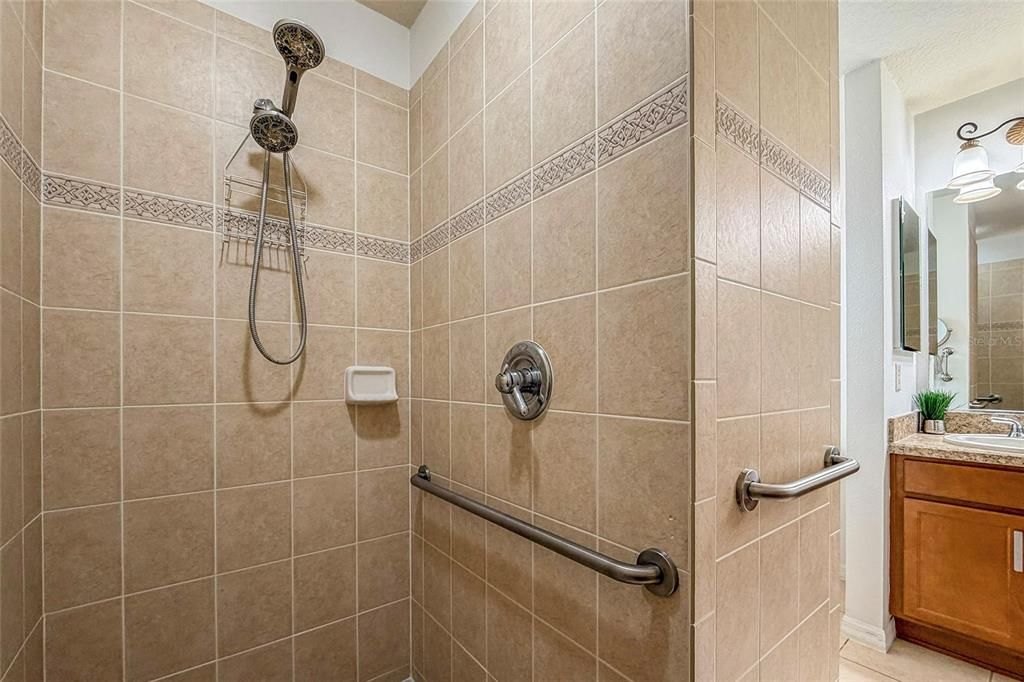 待售: $395,000 (3 贝兹, 2 浴室, 1737 平方英尺)