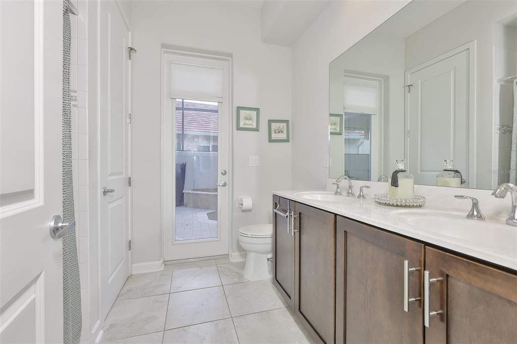 For Sale: $460,000 (2 beds, 2 baths, 1741 Square Feet)