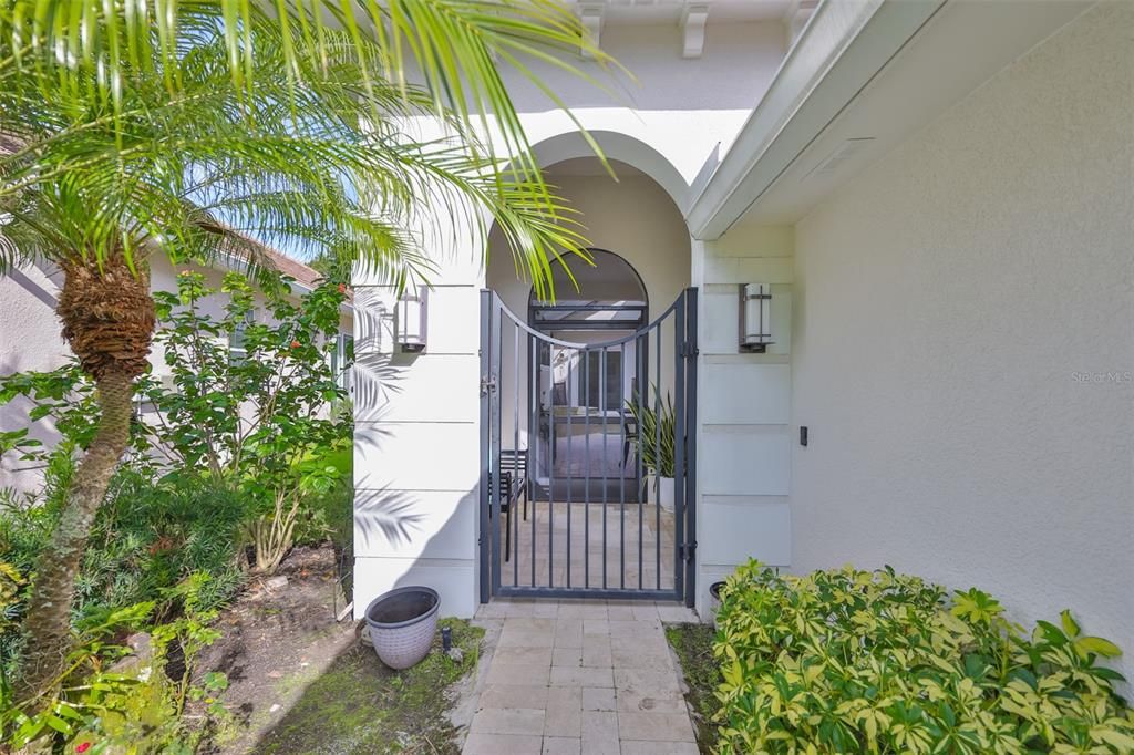 For Sale: $460,000 (2 beds, 2 baths, 1741 Square Feet)