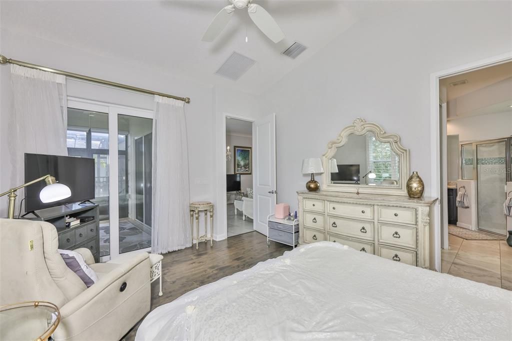 For Sale: $460,000 (2 beds, 2 baths, 1741 Square Feet)