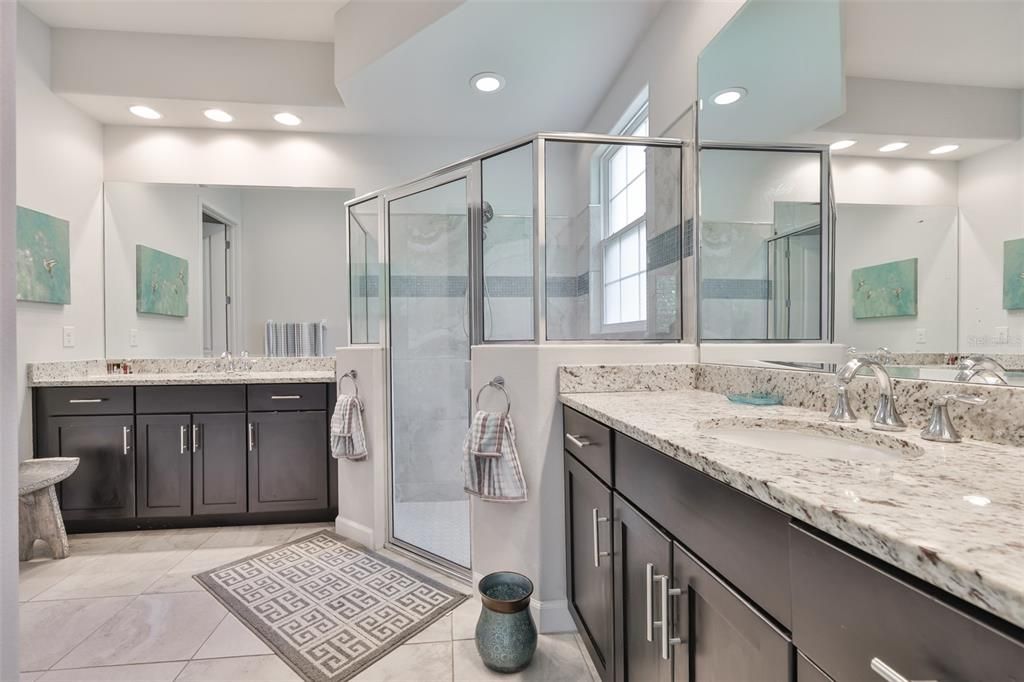 For Sale: $460,000 (2 beds, 2 baths, 1741 Square Feet)