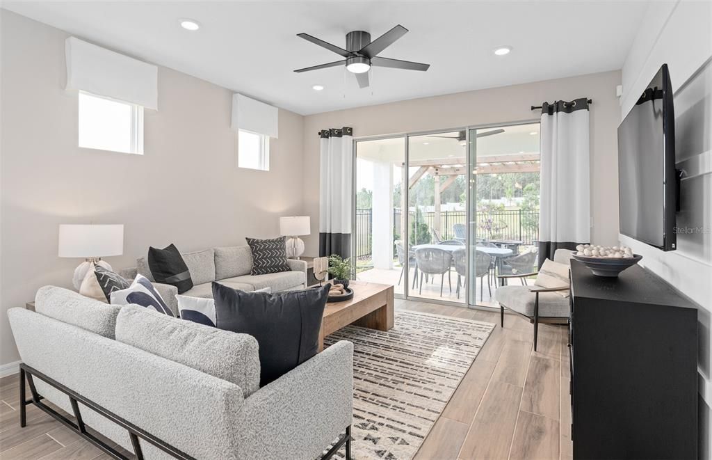 For Sale: $411,675 (2 beds, 2 baths, 1405 Square Feet)