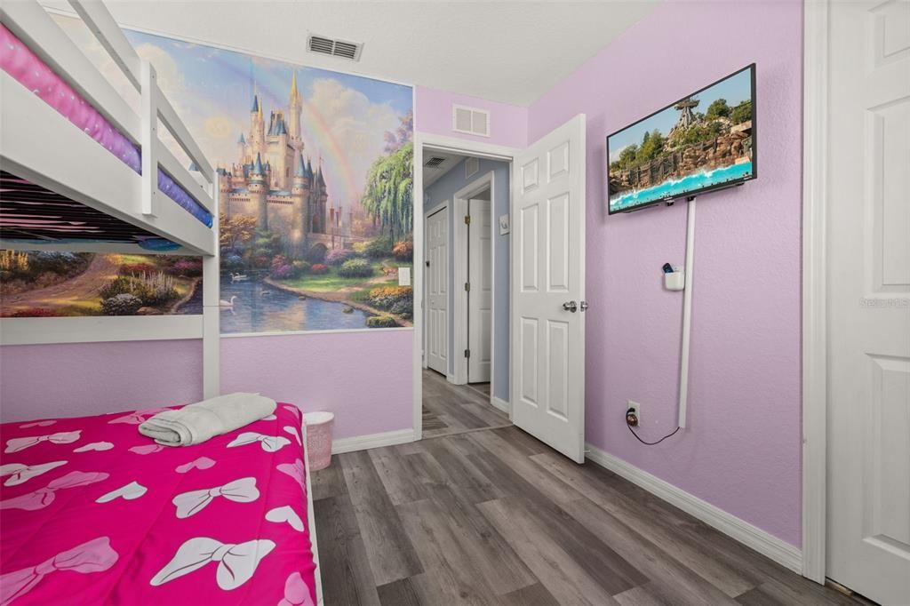 For Sale: $279,000 (4 beds, 3 baths, 1492 Square Feet)