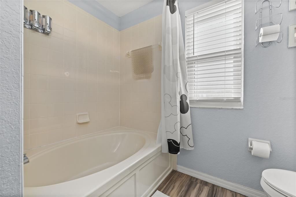 For Sale: $279,000 (4 beds, 3 baths, 1492 Square Feet)