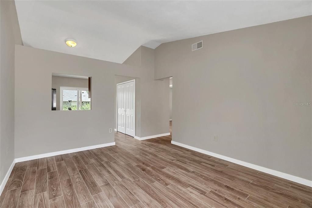 For Rent: $1,600 (2 beds, 2 baths, 837 Square Feet)