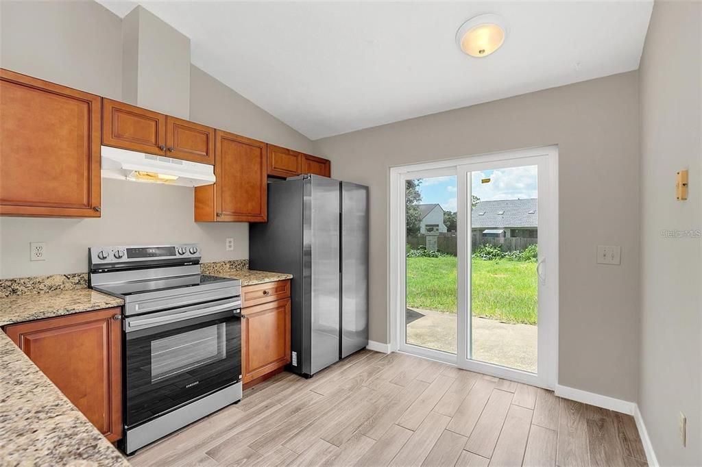 For Rent: $1,600 (2 beds, 2 baths, 837 Square Feet)