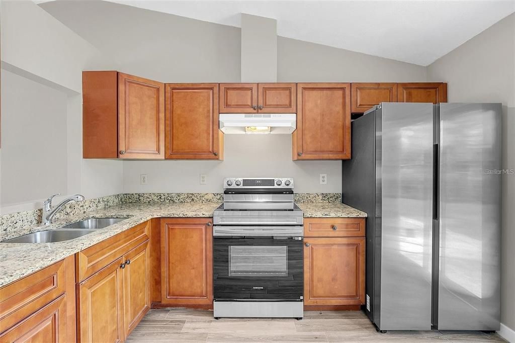 For Rent: $1,600 (2 beds, 2 baths, 837 Square Feet)