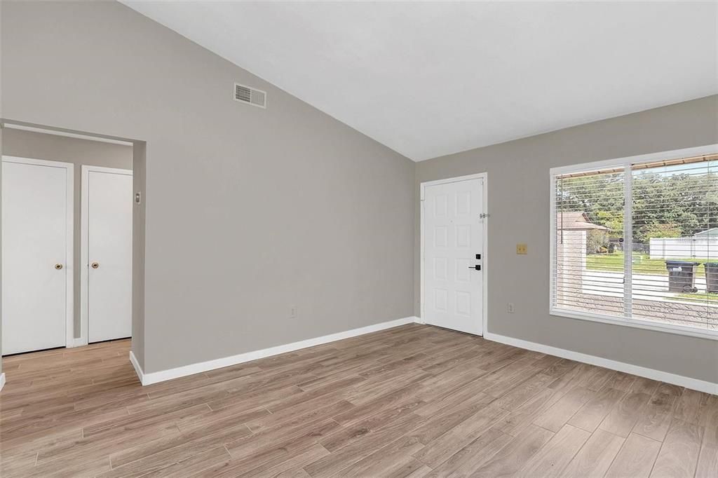 For Rent: $1,600 (2 beds, 2 baths, 837 Square Feet)