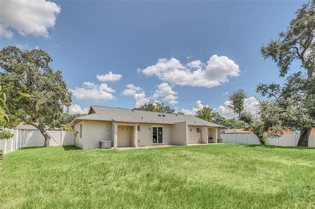 For Rent: $1,600 (2 beds, 2 baths, 837 Square Feet)