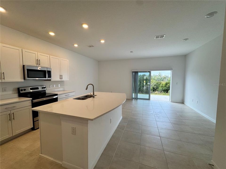 В аренду: $2,200 (3 спален, 2 ванн, 1394 Квадратных фут)