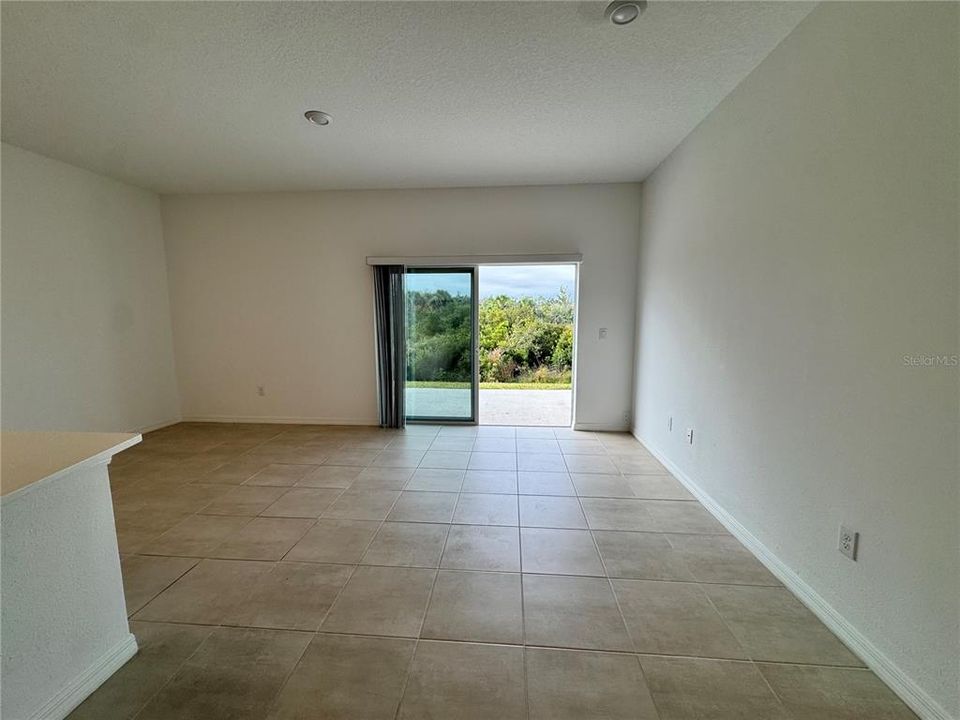 В аренду: $2,200 (3 спален, 2 ванн, 1394 Квадратных фут)