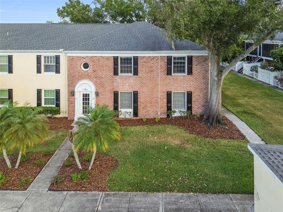 For Sale: $199,000 (2 beds, 1 baths, 924 Square Feet)