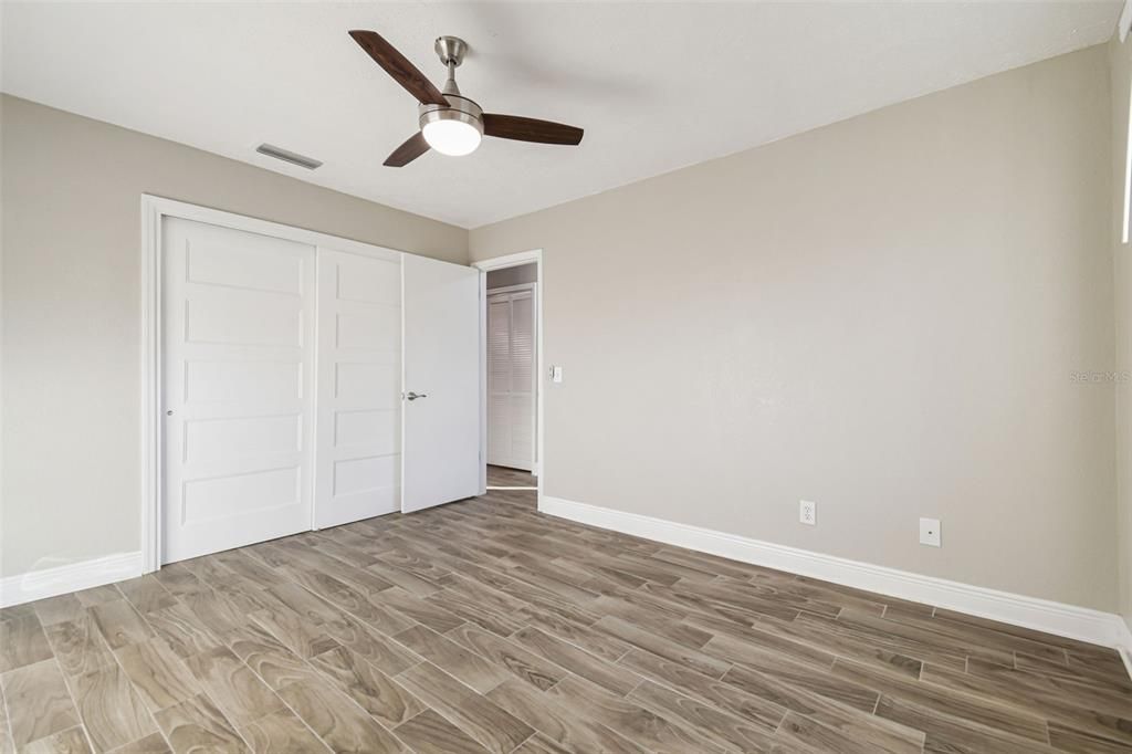 For Sale: $199,000 (2 beds, 1 baths, 924 Square Feet)