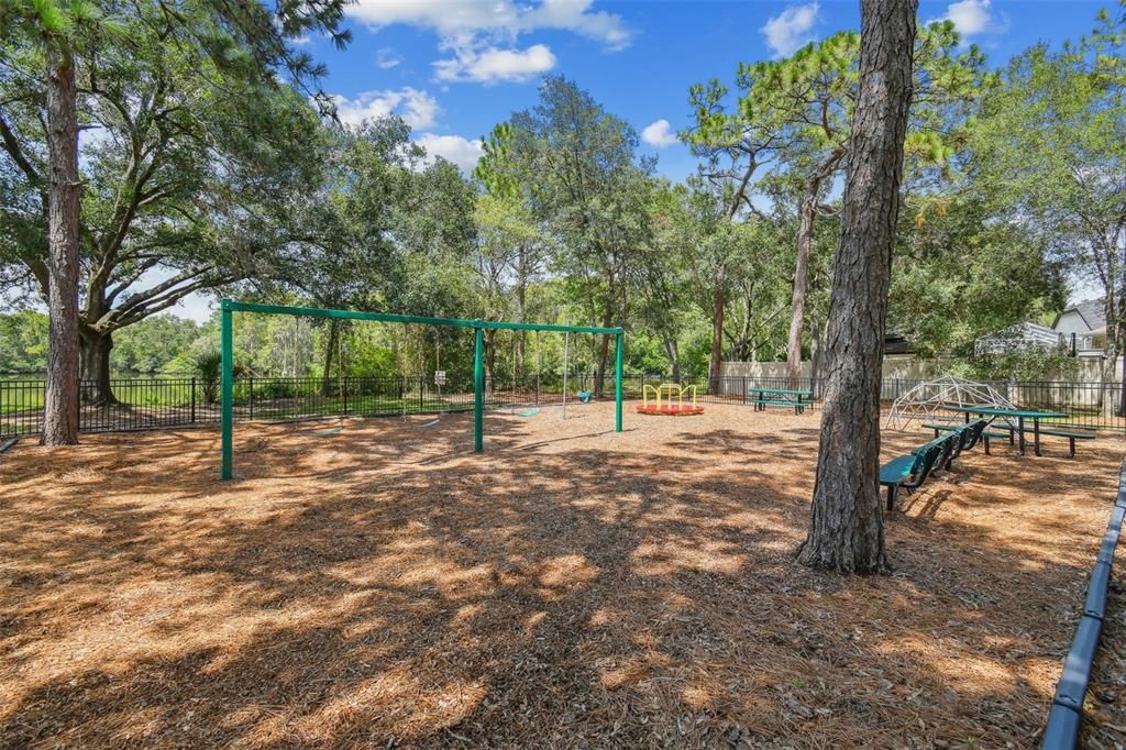 For Sale: $199,000 (2 beds, 1 baths, 924 Square Feet)