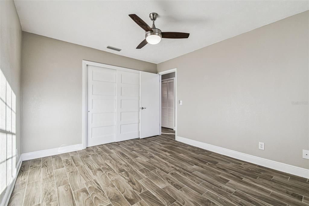 For Sale: $199,000 (2 beds, 1 baths, 924 Square Feet)