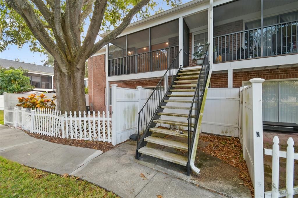 For Sale: $199,000 (2 beds, 1 baths, 924 Square Feet)