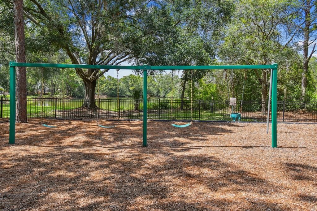 待售: $195,000 (2 贝兹, 1 浴室, 924 平方英尺)