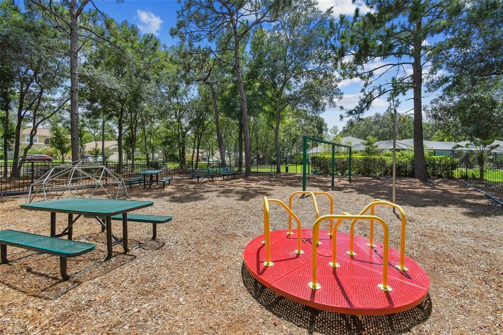 待售: $195,000 (2 贝兹, 1 浴室, 924 平方英尺)