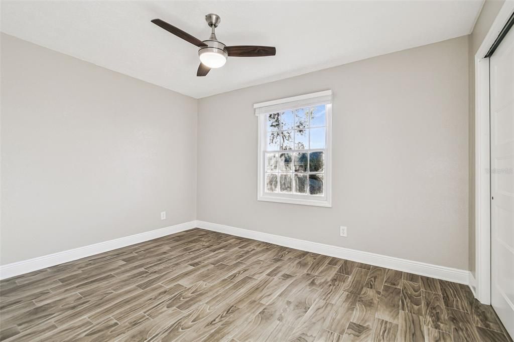 For Sale: $199,000 (2 beds, 1 baths, 924 Square Feet)