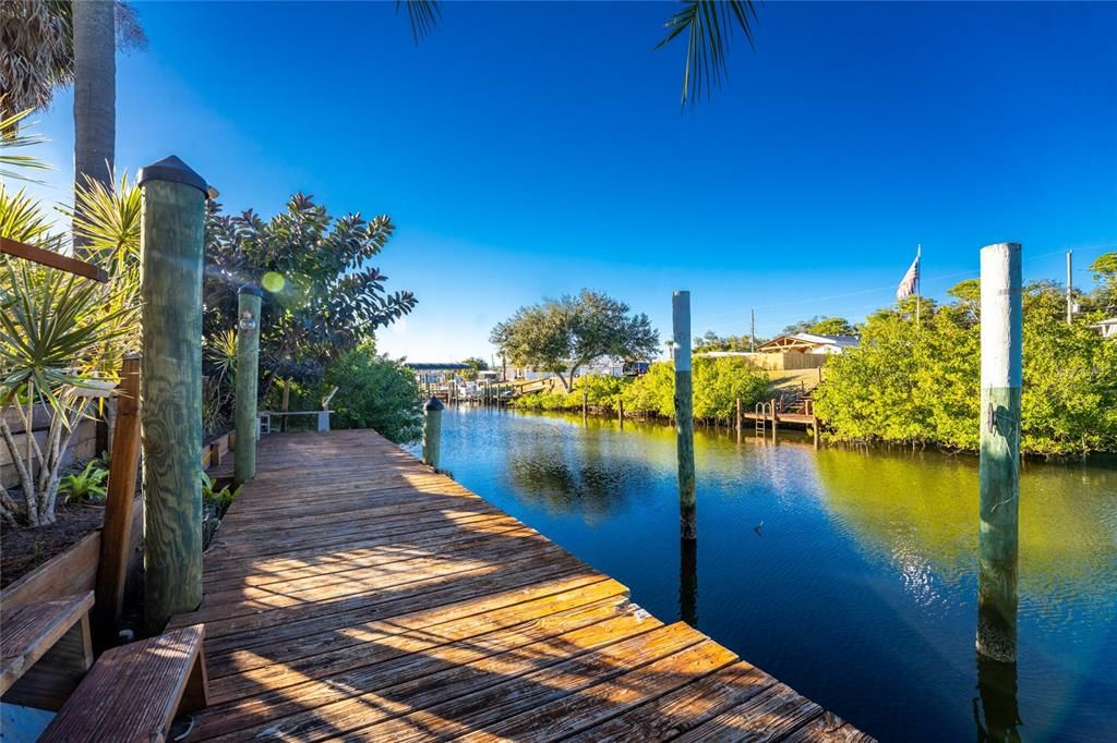 For Sale: $214,900 (2 beds, 2 baths, 1464 Square Feet)