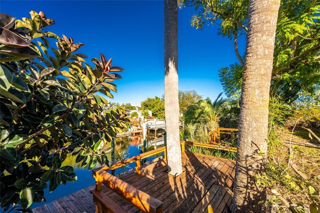 For Sale: $214,900 (2 beds, 2 baths, 1464 Square Feet)