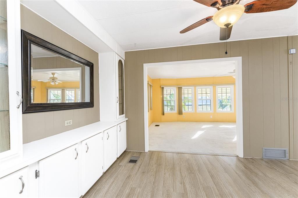 For Sale: $214,900 (2 beds, 2 baths, 1464 Square Feet)